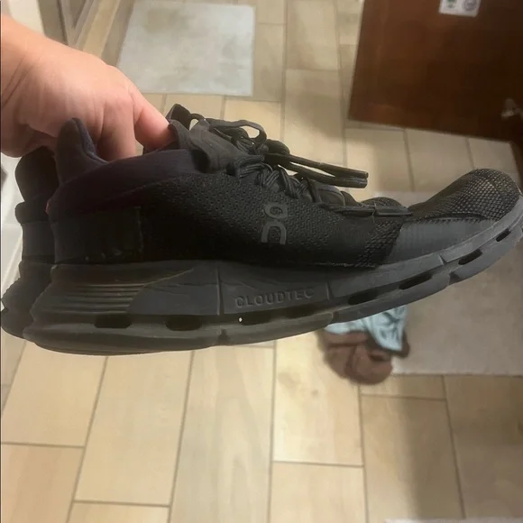 On Running Black Sneakers - Picture 2 of 3